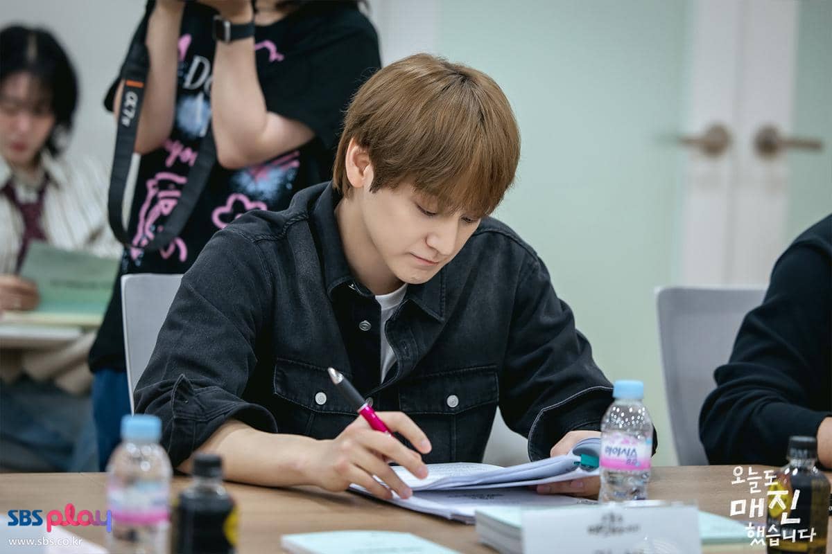 potret pembacaan naskah drama Sold Out On You