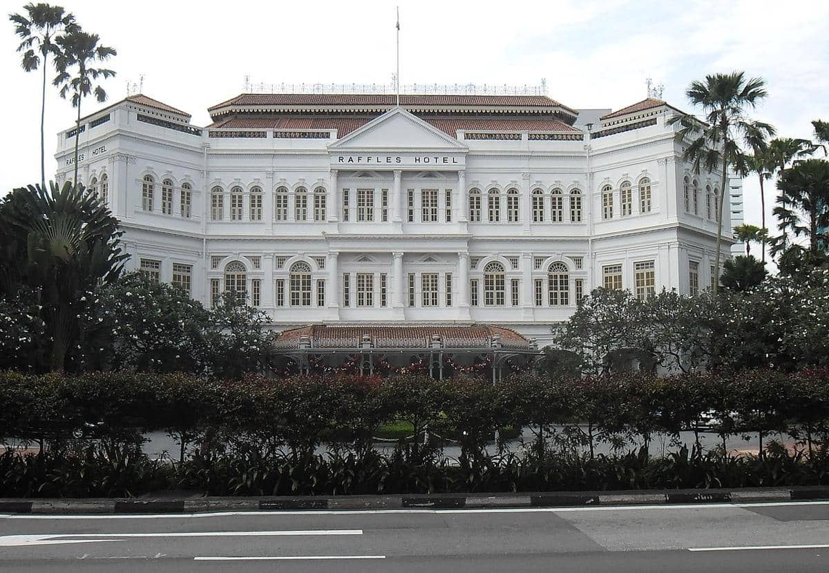 potret bangunan Raffles Hotel Singapore
