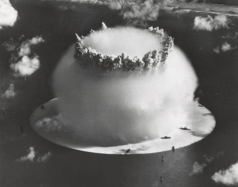 ledakan nuklir di Bikini Atoll