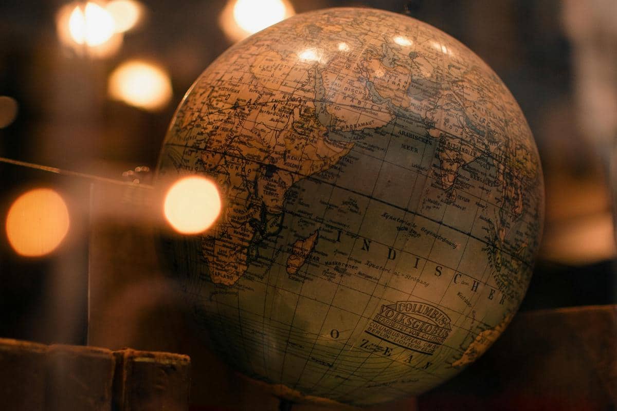 ilustrasi globe (pexels.com/Gül Işık)