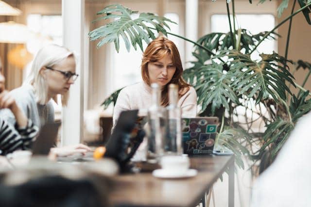 5 Strategi Batasan Sehat untuk 'Sandwich Generation' agar Tidak Burnout