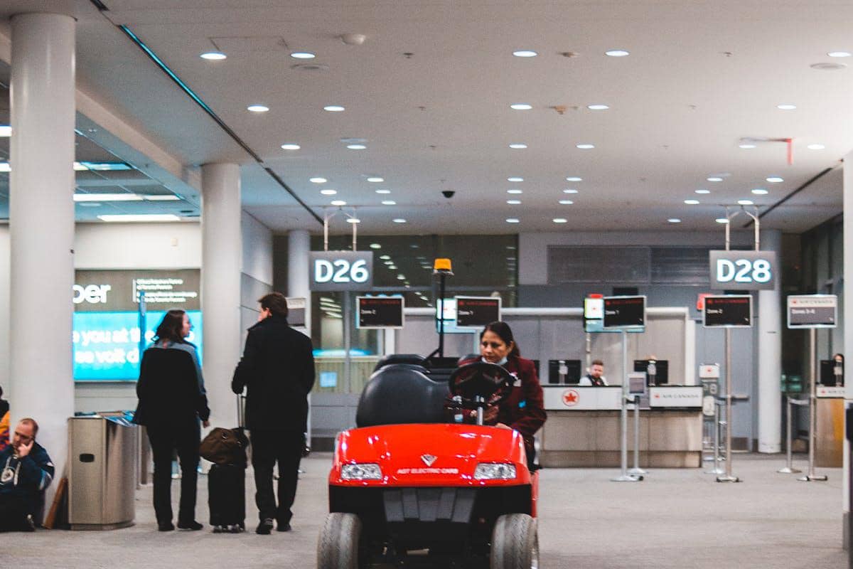 Apakah Naik Buggy Car di Bandara Bayar? 