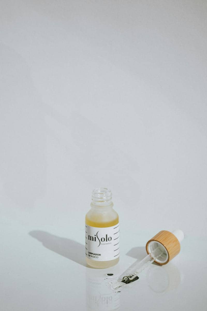 ilustrasi produk face oil (pexels.com/Misolo Cosmetic)