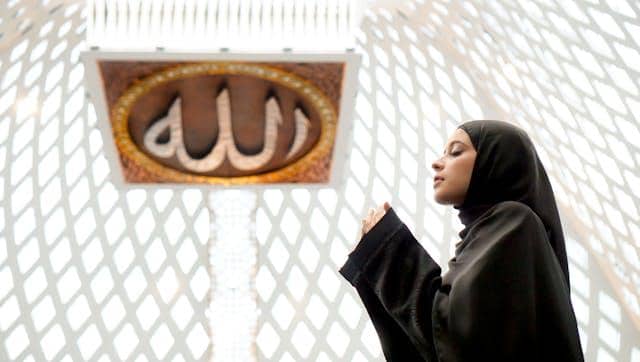 ilustrasi sedang berdoa