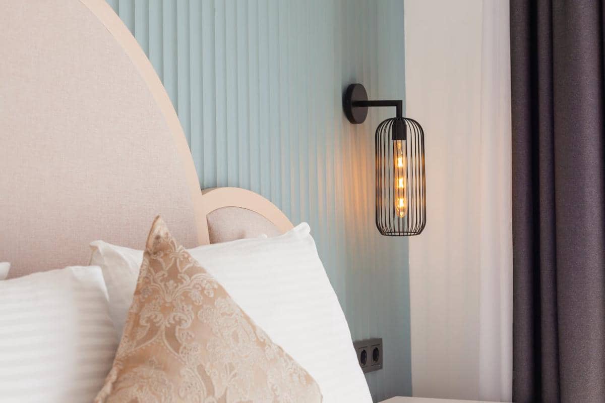 ilustrasi lampu hias di kamar