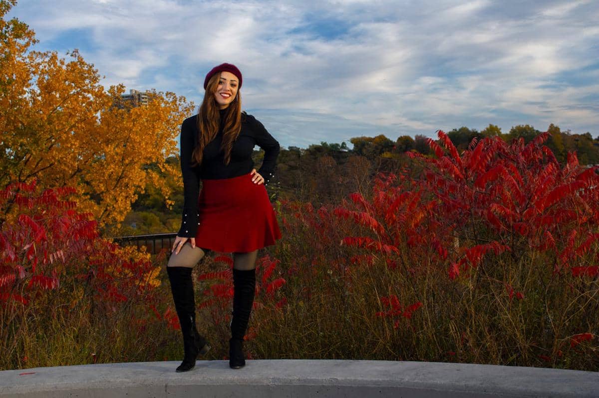 ilustrasi stocking warna gelap