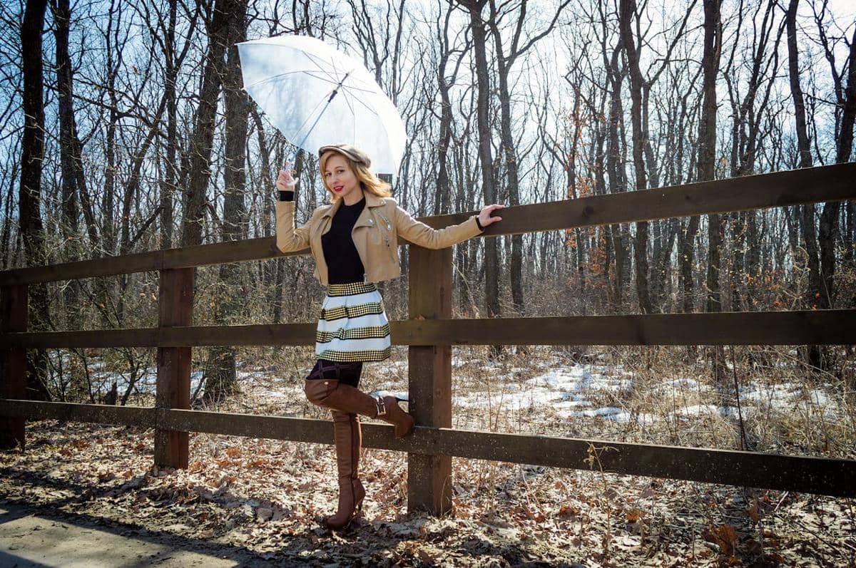 ilustrasi rok pendek yang mengembang