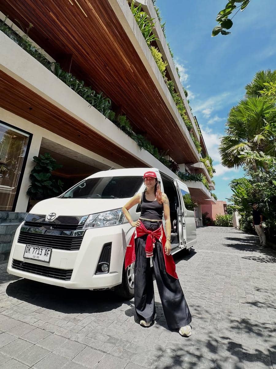 Gaya OOTD cast Tiba-Tiba Setan