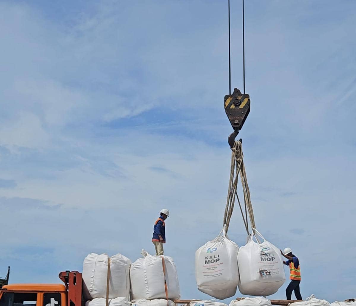 PTP Nonpetikemas Palembang Dukung Rantai Pasok Industri Pupuk Nasional