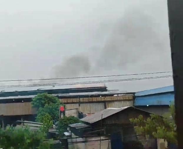 Warga Soroti Dugaan Polusi Pabrik di Pasar Kemis, Balita Alami ISPA