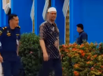 Narapidana kasus korupsi pertambangan di Kolaka Utara (Kolut), Sulawesi Tenggara, bernama Supriadi, diduga bebas berkeliaran di Kota Kendari pada Selasa (14/4/2026) siang. 