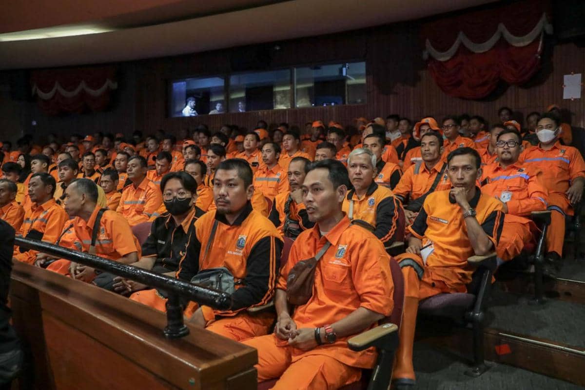 Gubernur DKI Jakarta, Pramono Anung gelar town hall meeting di Teater Besar, Taman Ismail Marzuki (TIM), Jakarta Pusat, pada Rabu (15/4). 