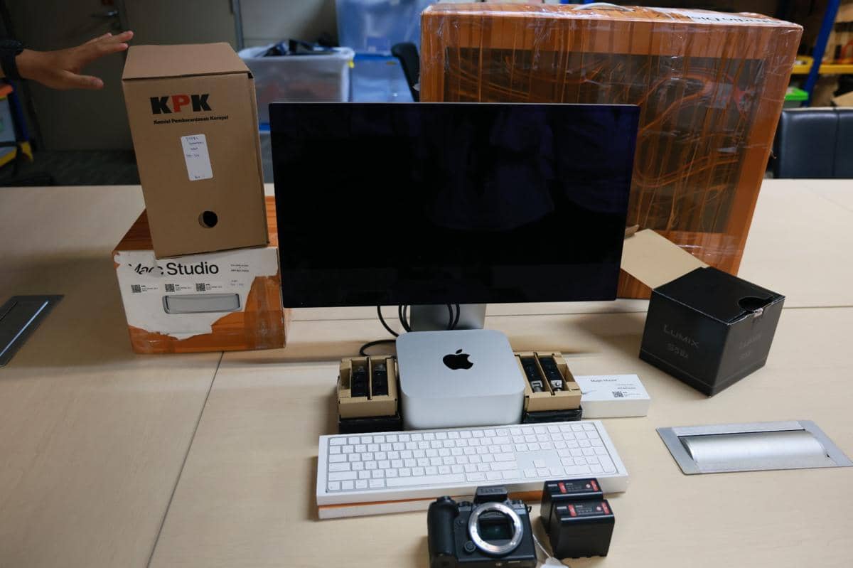 Daftar Barang Disita KPK dari Faizal Assegaf: Kamera hingga Monitor