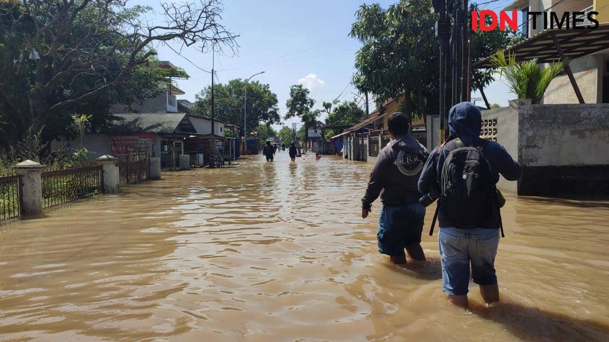 Banjir melanda kawasan Sapan, Kabupaten Bandung sejak akhir pekan kemarin. Hingga Rabu (15/4/2026) warga masih sulit beraktivitas