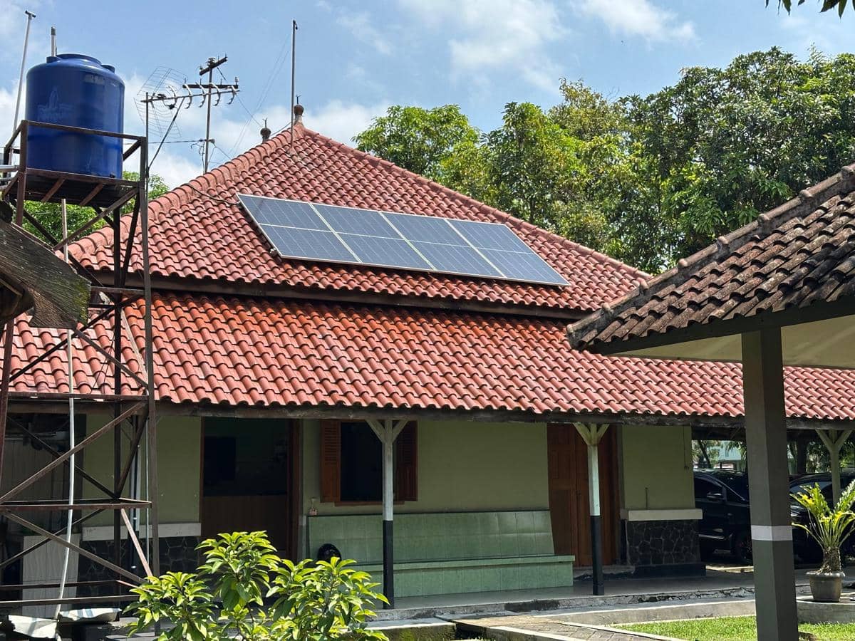 Korem 074 Warastratama Pasang Panel Surya, Hemat Listrik hingga 70 %