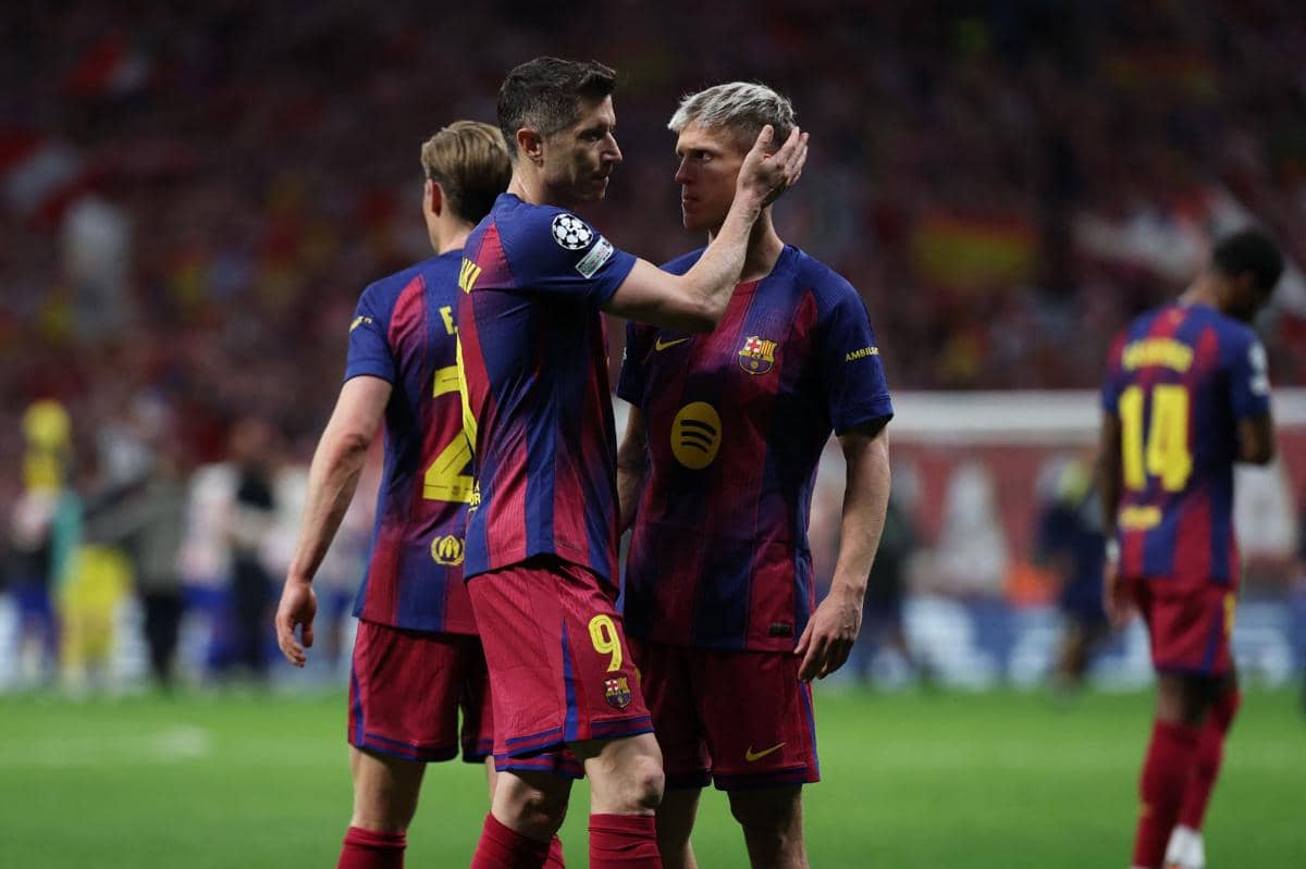 Para pemain Barcelona meratapi kegagalan lolos ke semifinal Liga Champions. (AFP/Thomas Coex)