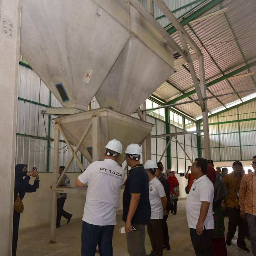 Pabrik pakan dan corn dryer di kawasan Brida NTB.