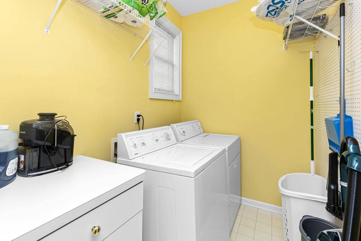 ilustrasi laundry room 