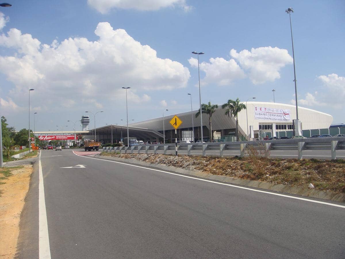potret Sultan Abdul Aziz Shah Airport