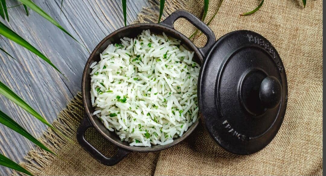 nasi (freepik.com/stockking)