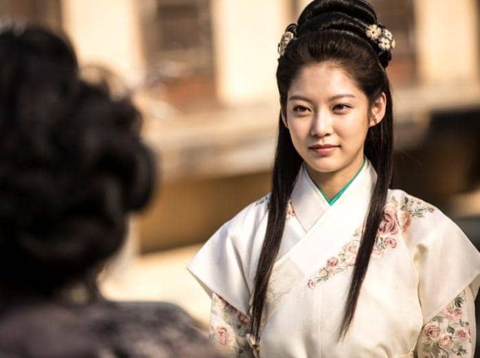 potret Gong Sung Yeon di drakor Six Flying Dragons