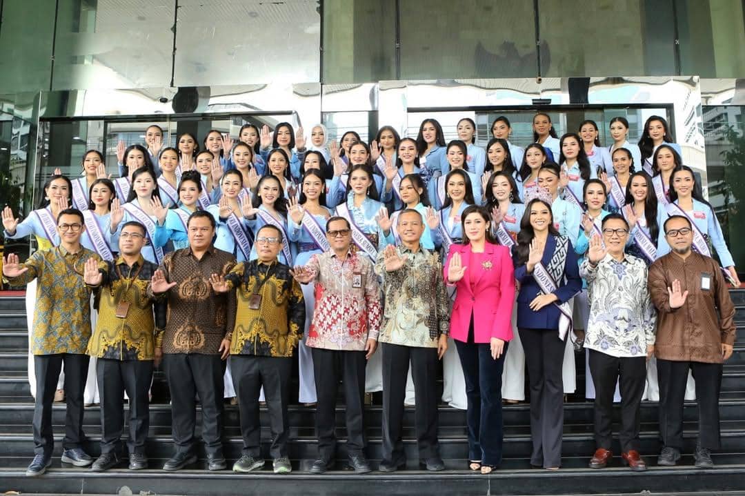 7 Potret Kunjungan Finalis Puteri Indonesia 2026 ke Gedung KPK