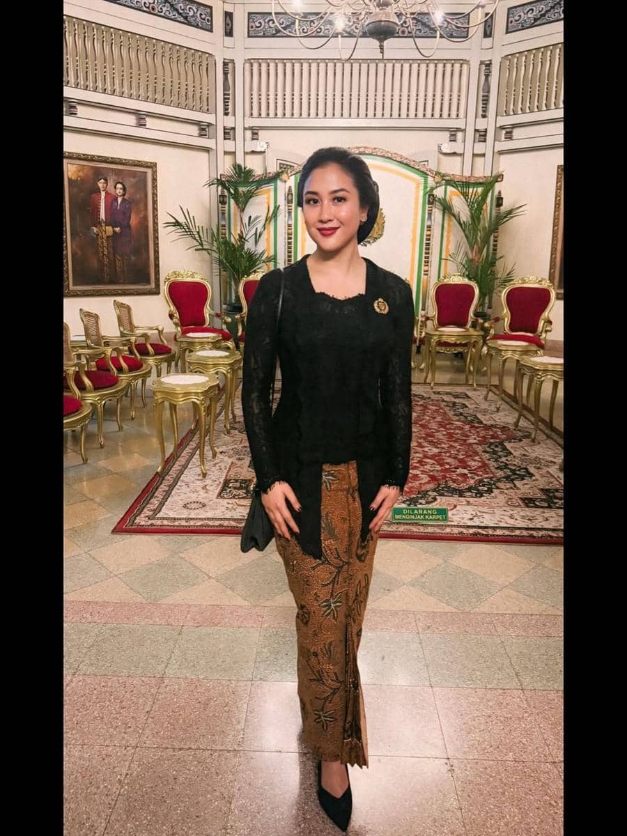 kebaya Sherina Munaf 
