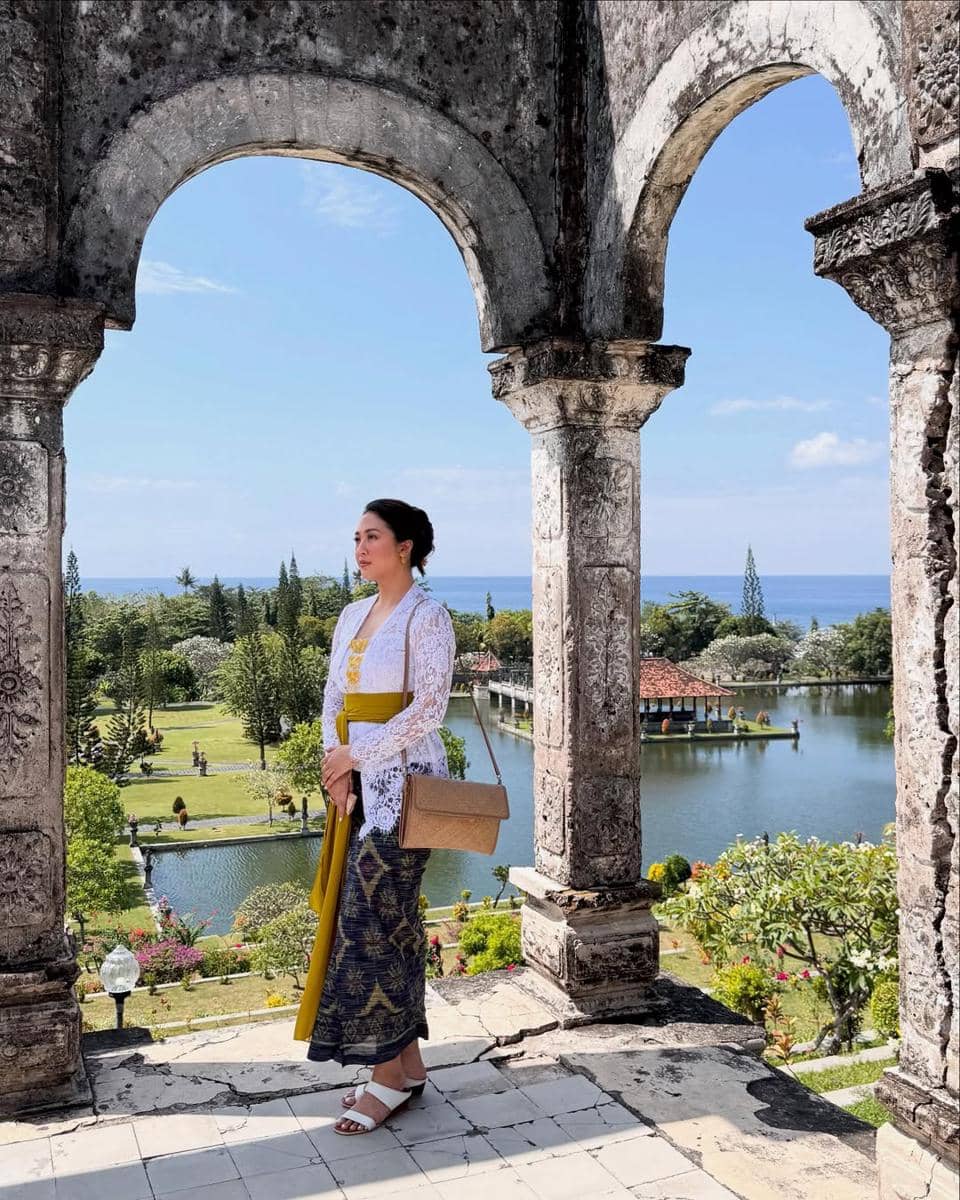 kebaya Sherina Munaf 