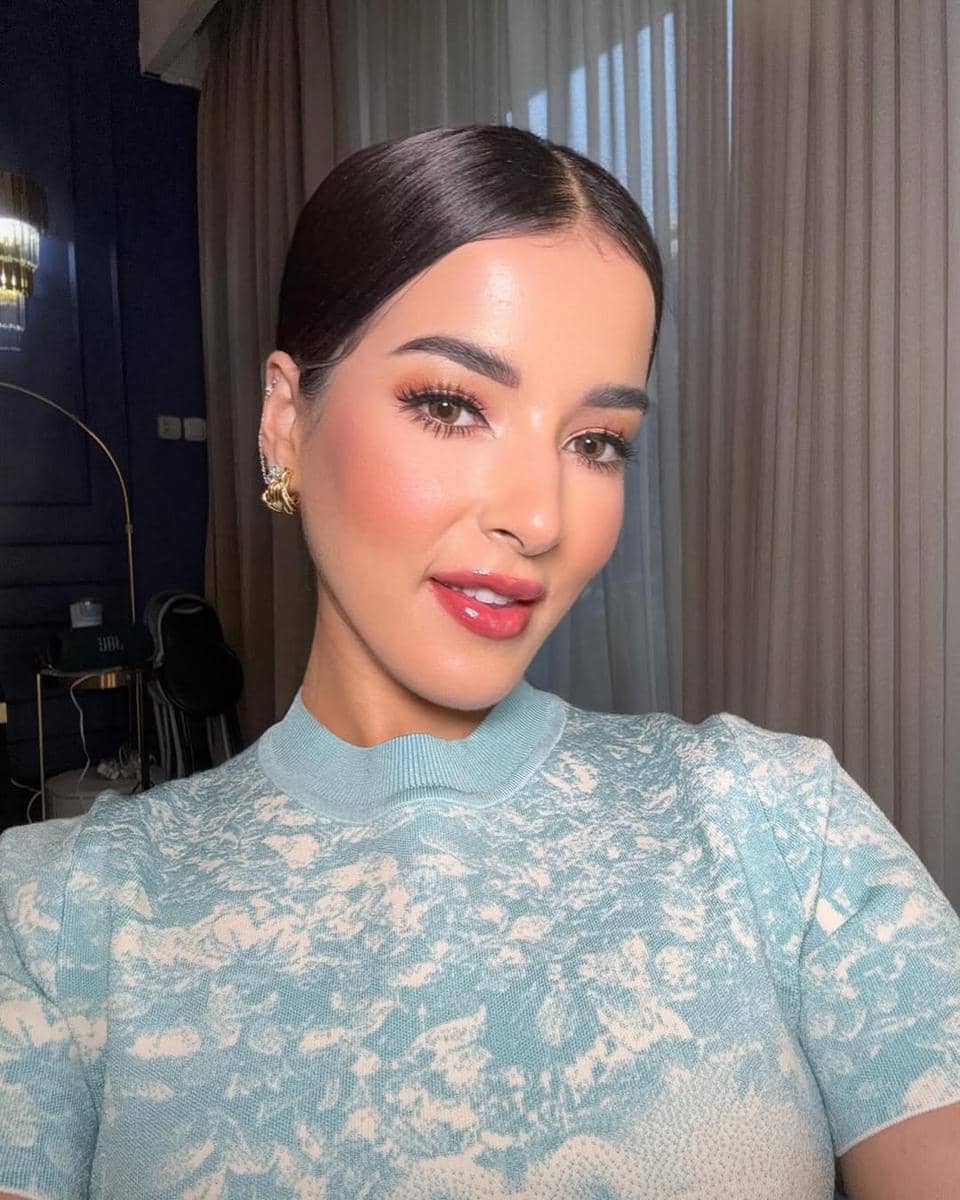 gaya makeup flawless untuk hari Kartini