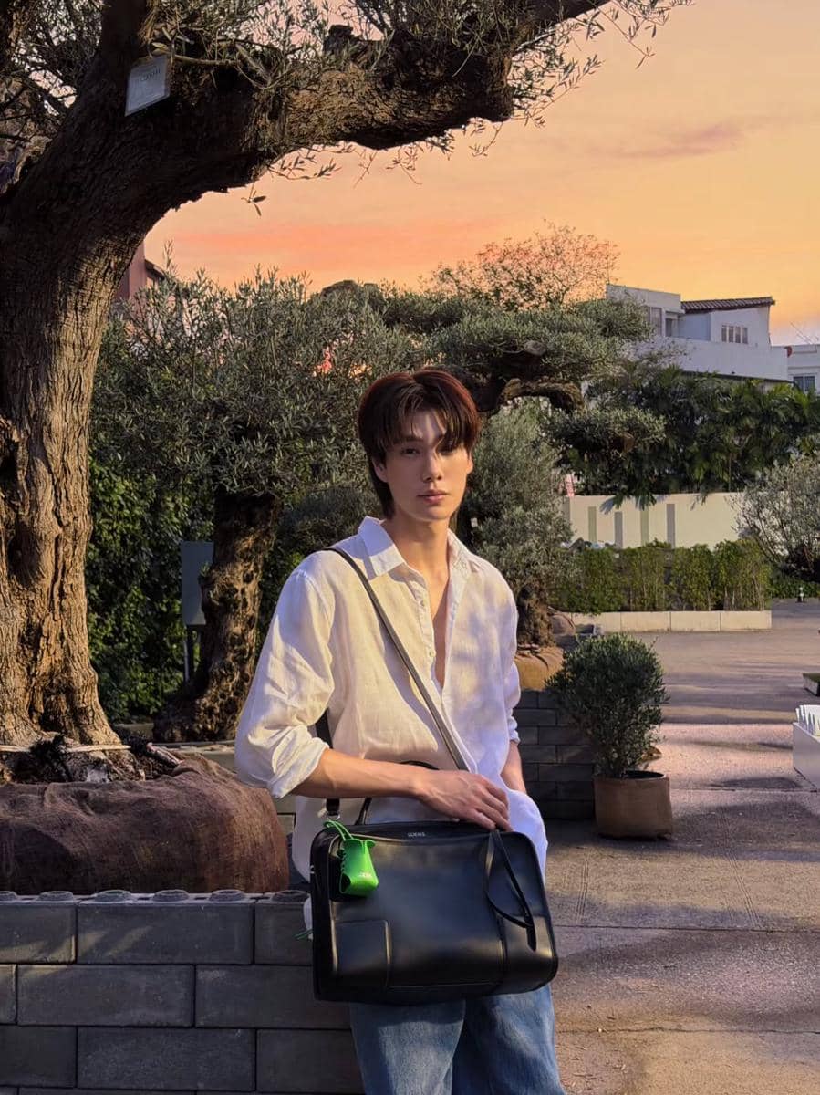 OOTD Traveling Stylish ala Phuwin Tangsakyuen