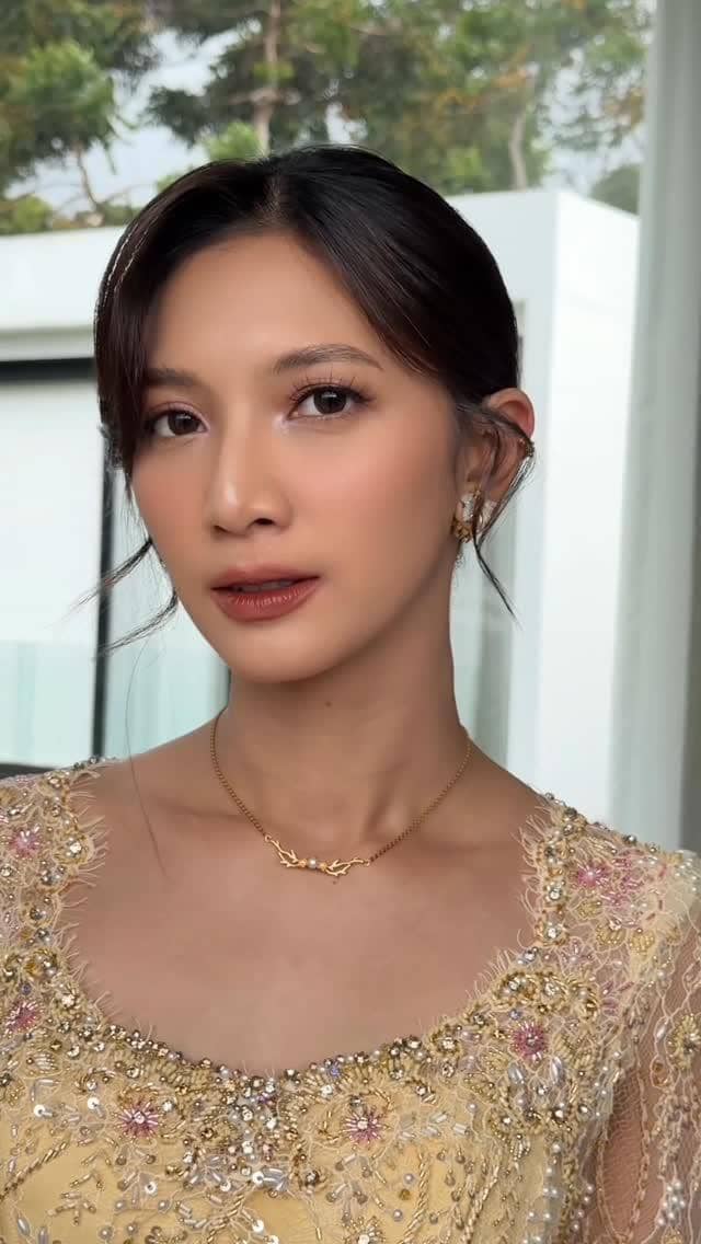 gaya makeup flawless untuk hari Kartini