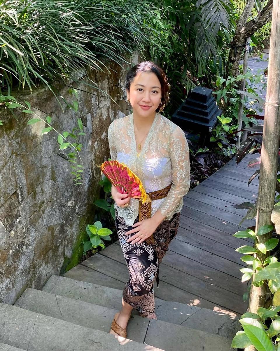 kebaya Sherina Munaf 