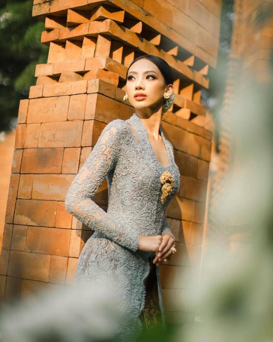 gaya makeup flawless untuk hari Kartini