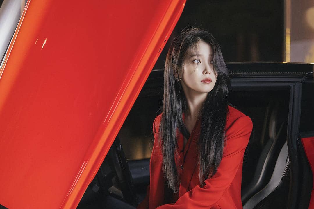 Seong Hui Ju (IU) dalam drakor Perfect Crown 