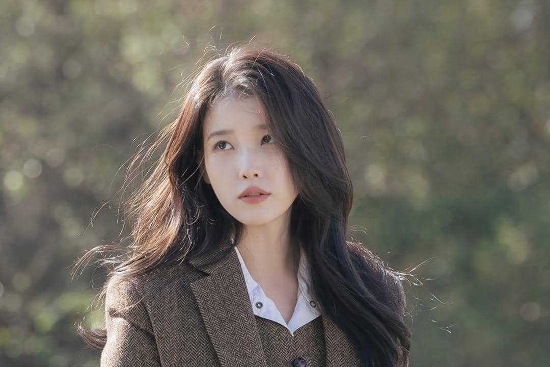 Seong Hui Ju (IU) dalam drakor Perfect Crown 