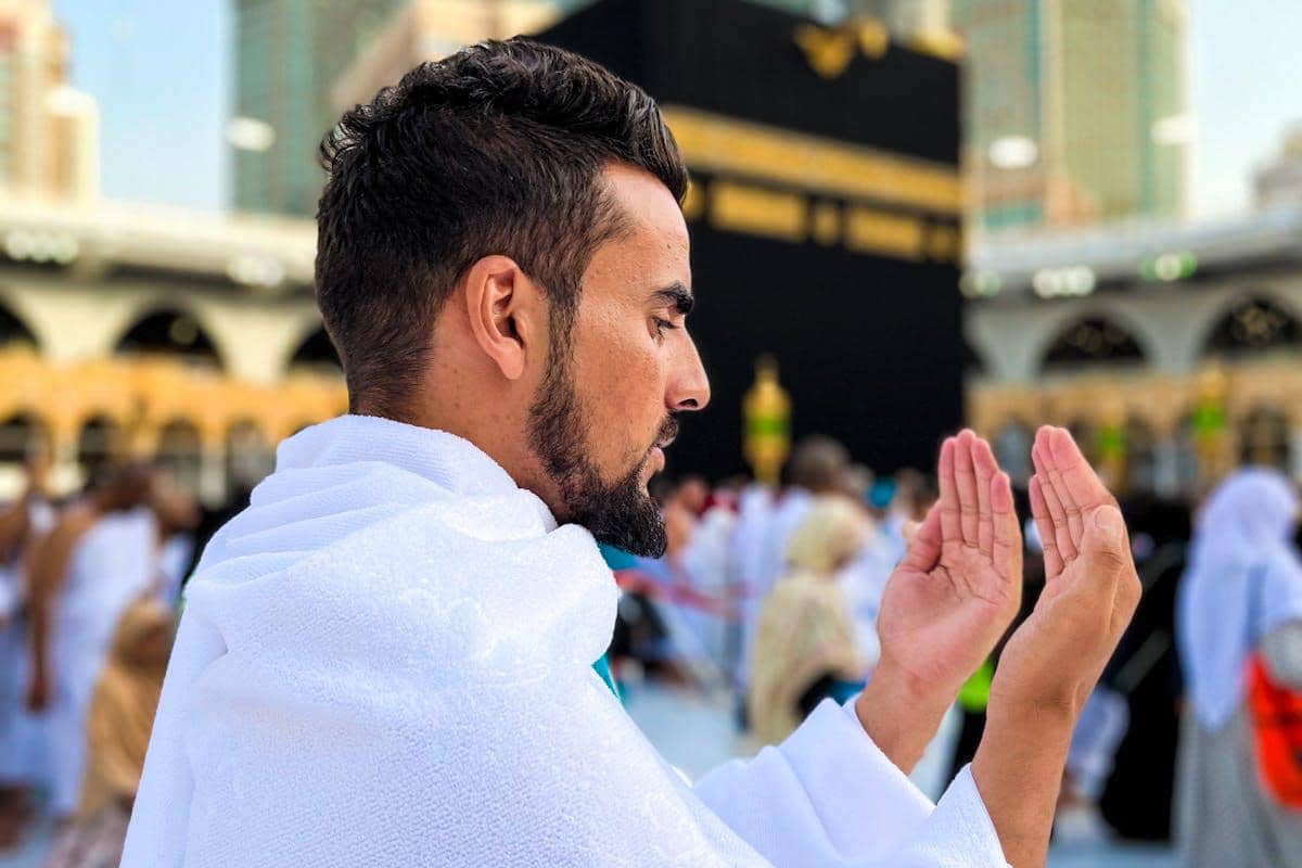 3 Aturan Pakai Celana Dalam saat Ihram, Pria Wajib Tahu!