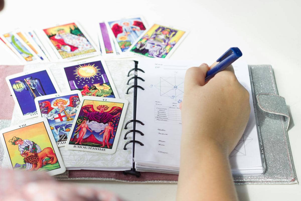 ilustrasi workshop tarot
