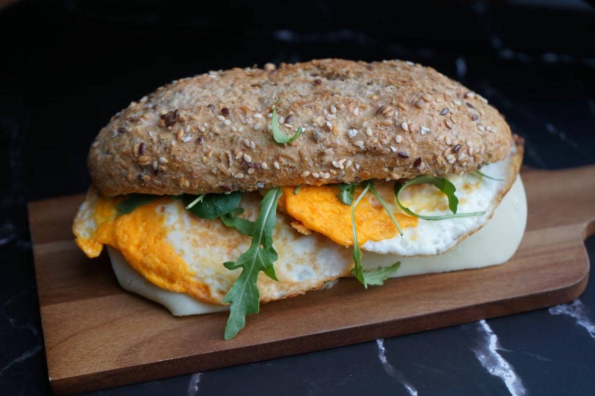 ilustrasi sandwich telur