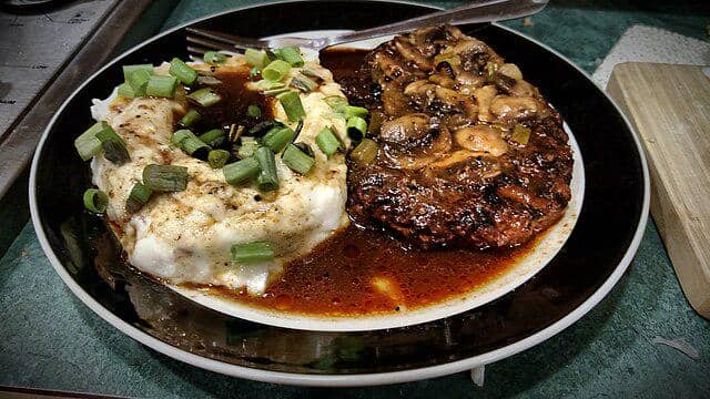 5 Tips Membuat Salisbury Steak yang Juicy dan Gurih