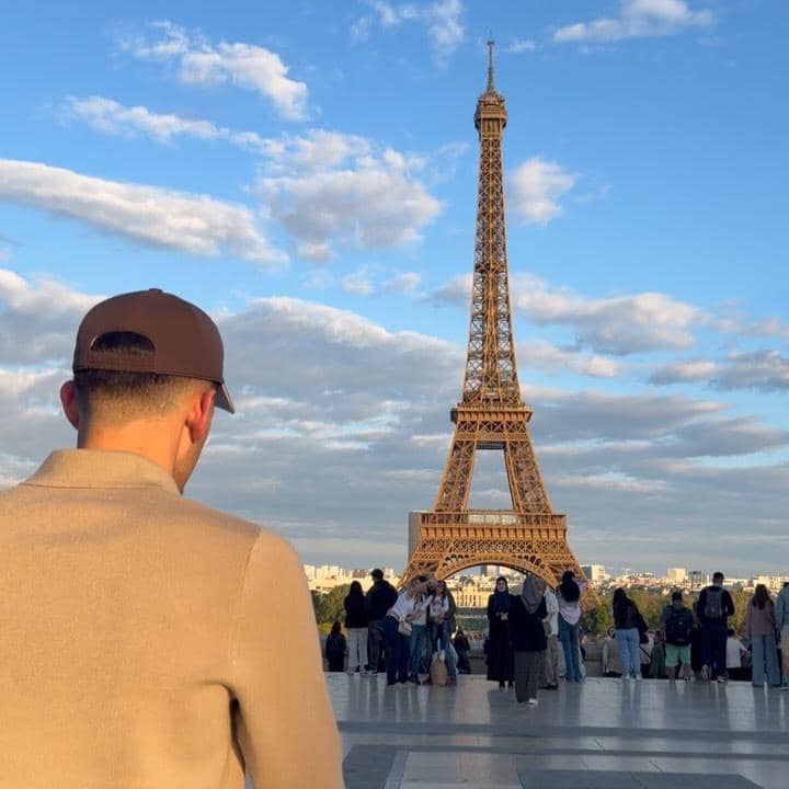 Jennifer Coppen jalan-jalan di Paris bersama Justin Hubner