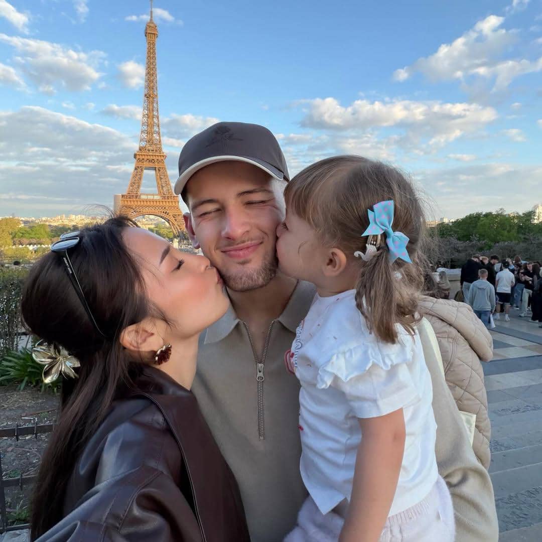 Jennifer Coppen jalan-jalan di Paris bersama Justin Hubner