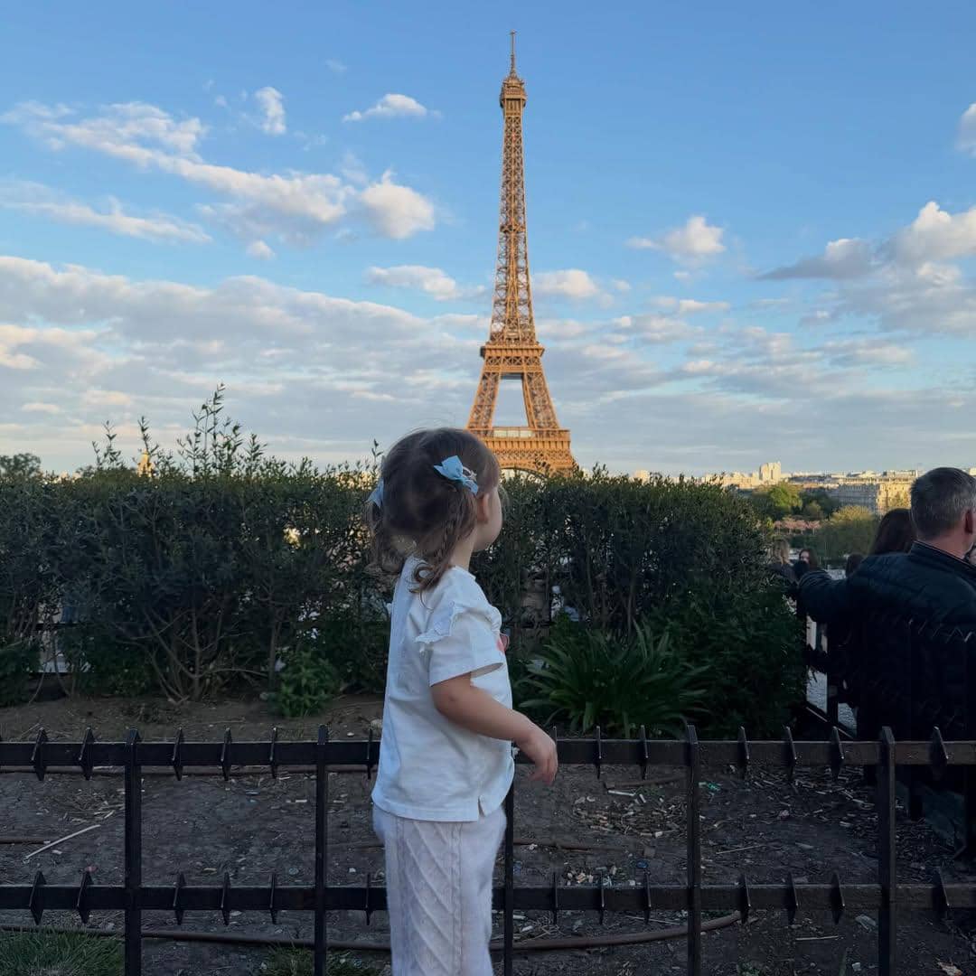 Jennifer Coppen jalan-jalan di Paris bersama Justin Hubner