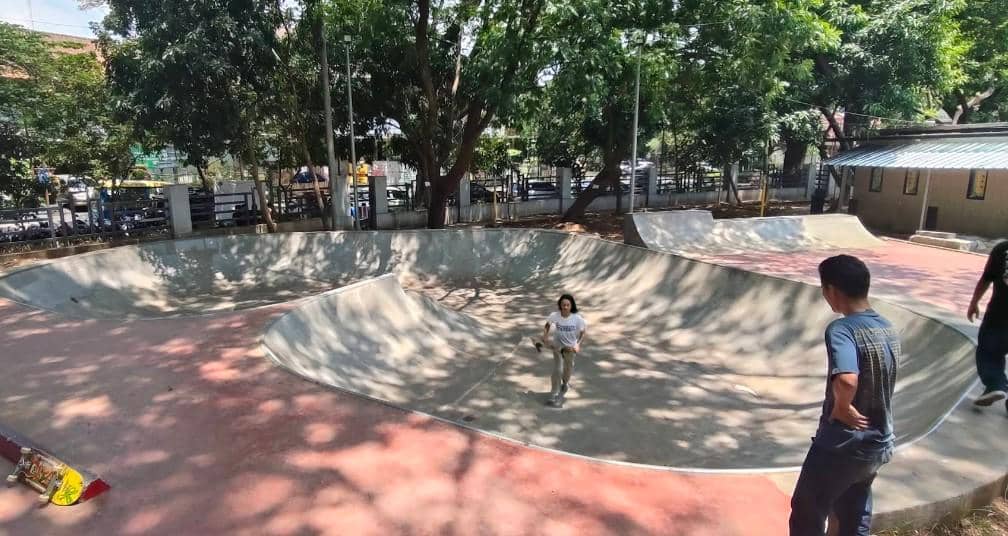 Skatepark Taman Pramuka (google.com/maps/Golf Mania (Jkt Golfer))
