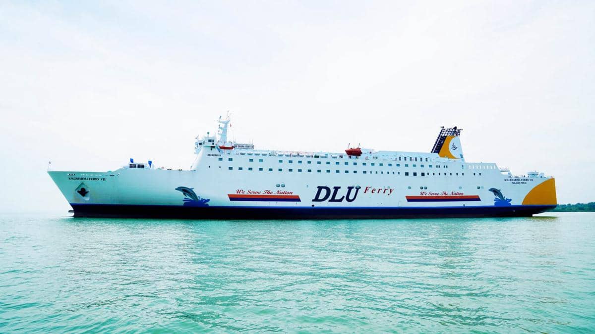 Potret KM Dharma Ferry VII 