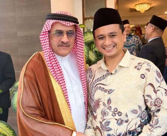 Pimpinan Pondok Pesantren Darul Amanah Kendal, Muhammad Fatwa menghadiri halalbihalal dengan Duta Besar Saudi Arabia untuk Indonesia, Faisal Abdullah Amody di kediaman Dubes, Rabu (15/4/2026)(dok. Istimewa) 