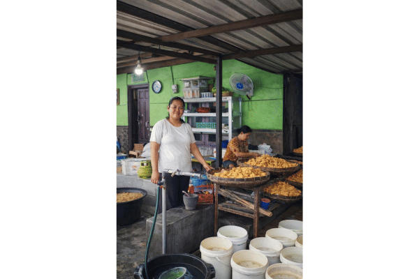 Perempuan Kartasura Ini Buktikan Usaha Kecil Bisa Topang Ekonomi