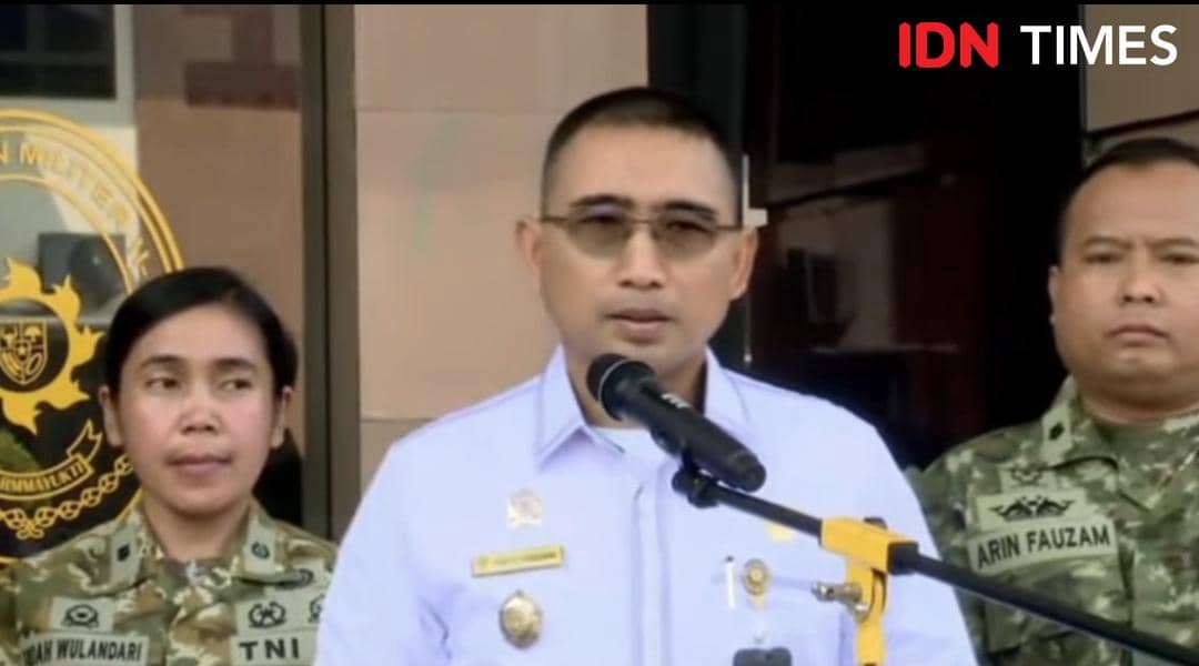 Kepala Pengadilan Militer II-08 Jakarta, Kolonel Chk Freddy Ferdian Isnartanto ketika memberikan keterangan pers soal pelimpahan berkas Andrie Yunus pada Kamis (16/4/2026). 