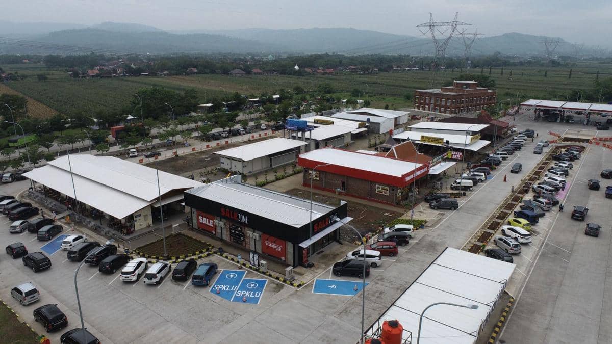 Salah satu Travoy Rest di KM379 yang menyediakan SPKLU. (Dok. Jasa Marga)