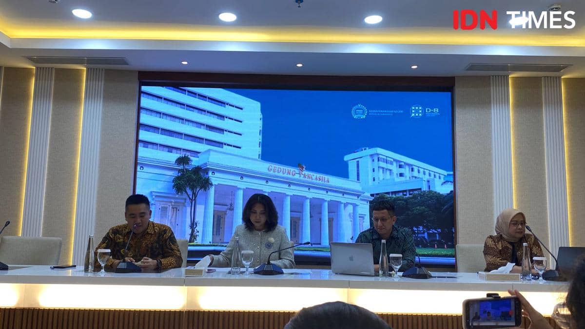 Jumpa pers Kementerian Luar Negeri (Kemlu) RI di Jakarta, Kamis (16/4/2026). 