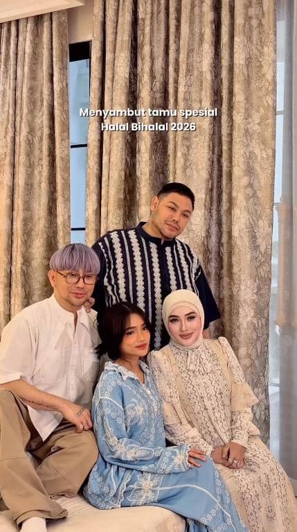 artis di halal bihalal di rumah Shella Saukia 
